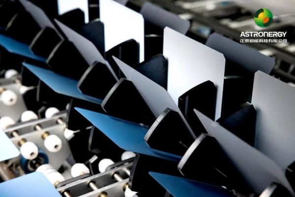 1688699711694145.jpg 640.jpg